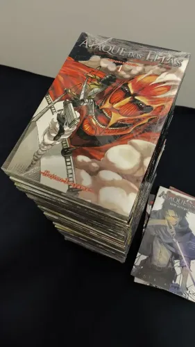 Mangás Shingeki no Kyojin (Attack on Titan) COMPLETO + EXTRAS