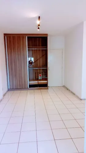 ALUGA-SE IMÓVEL 100% REFORMADO A 2 QUADRAS DO DIAMOND MALL: apenas*R$150.000* à vista.