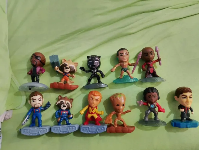 Lote bonecos Marvel McDonald's