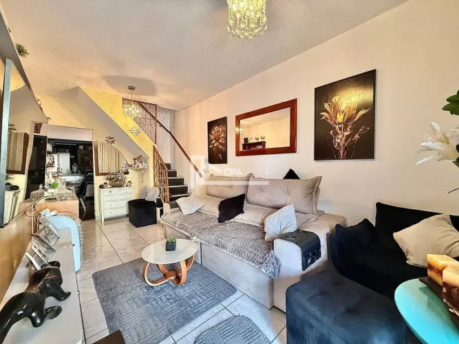 Casa Geminada Duplex à Venda no Bairro Planalto, 2 Quartos, 1 Vaga