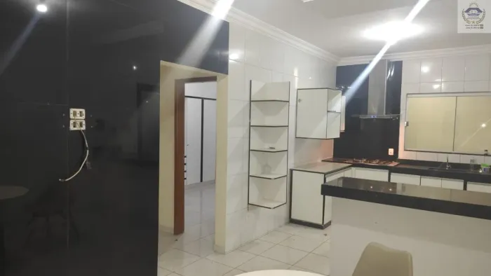 Casa em Condomínio 2Qtos com varanda gourmet 2 vagas de garagens no setor cristina em Trin