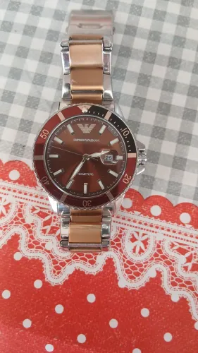 Vende se relógio Empório Armani 220,00 hoje