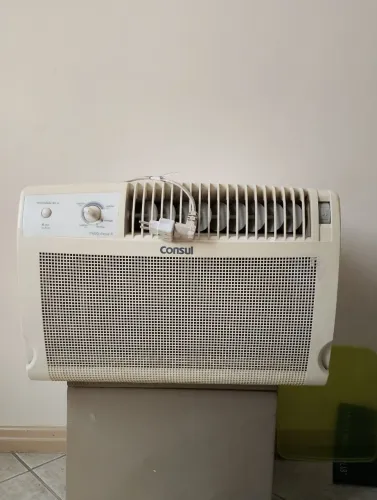 Ar Condicionado Consul 7.500 BTUs semi novo.