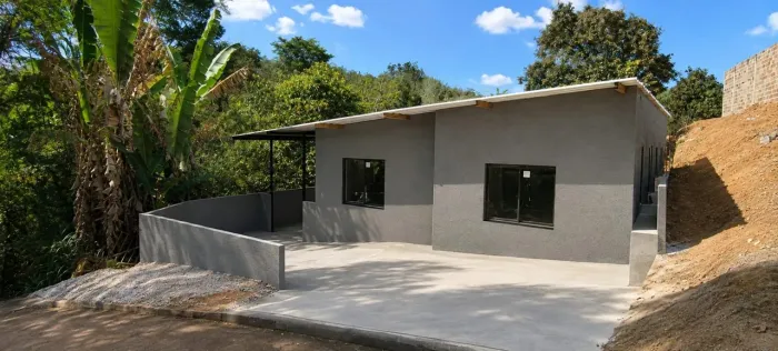 CASA 03 QUARTOS A VENDA OPORTUNIDADE.