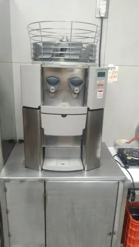 Espremedor de laranja automática ZUMMO Z14B