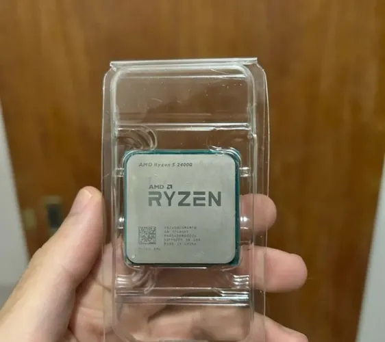 Rysen 5 2400G Pro ( com vídeo integrado Radeon RX Vega 11)
