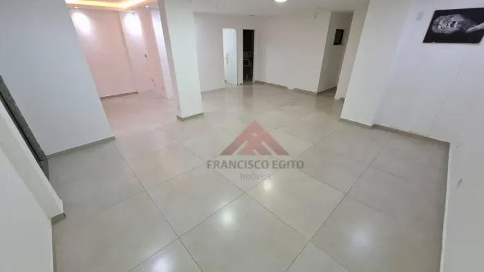 Ampla Sala Comercial de 100m no Miolo de Alcântara  Prédio Consolidado