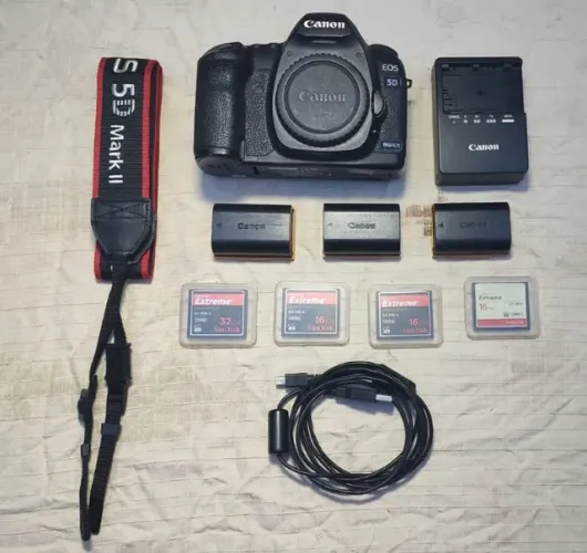 Canon EOS 5D Mark II DSLR