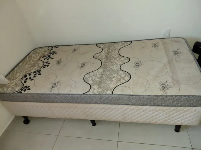 Cama Box Solteiro com Rodízio/Rodinhas e Colchão
