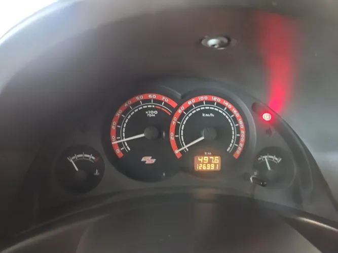 Chevrolet Corsa Hat. SS 1.8 MPFI 8V Flexpower 5P 2006