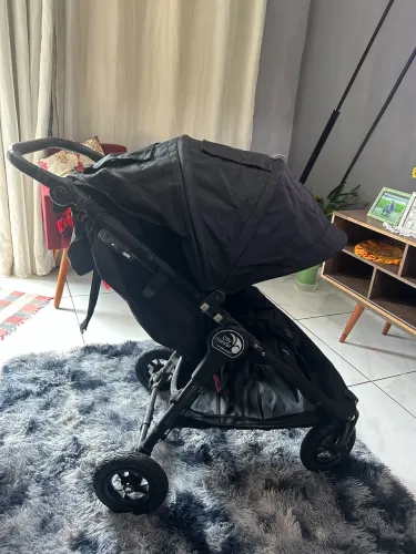 Vendo carrinho baby jogger city mini GT original preto 