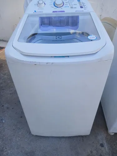 Máquina de lavar Electrolux 8, e meio funcionando perfeitamente