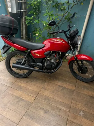 Titan 2003 em ótimo estado