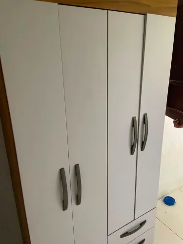 Guarda-roupa de solteiro