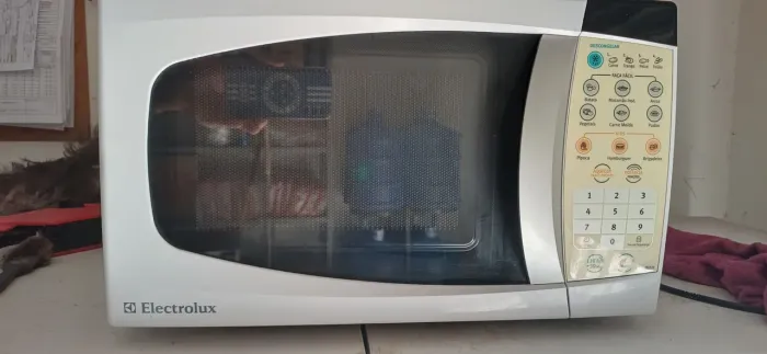 Forno de micro-ondas Electrolux 18 litros