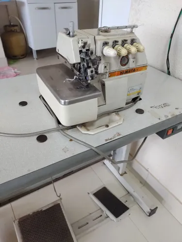 Máquina de costura industrial