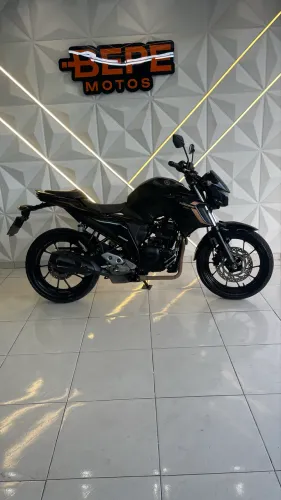 Yamaha FZ25 