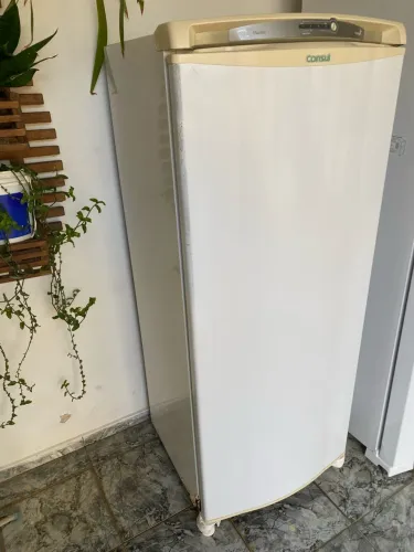 Geladeira Consul 300 Litros - Alguns defeitos
