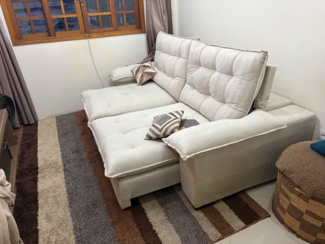 Sofá branco retrátil e reclinável 2,5 metros