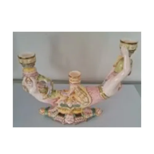 Castiçal de Porcelana Vintage Detalhes Dourados