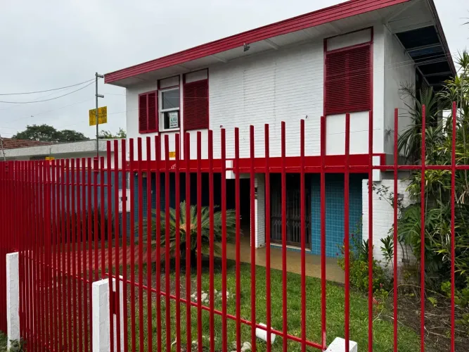 Casa Comercial com aprox. 330m² - Bairro Ahú - prox. OAB e comércios