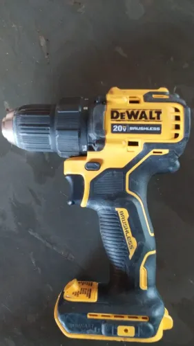 Parafusadeira e furadeira de impacto 20v dcd 708 (DeWALT)