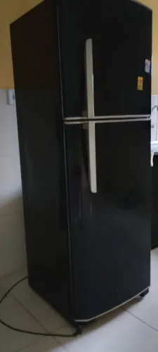 Vendo uma geladeira