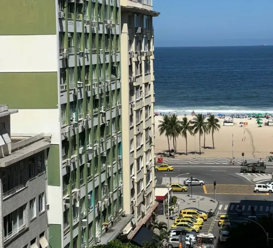 LINDO APARTAMENTO À VENDA EM COPACABANA