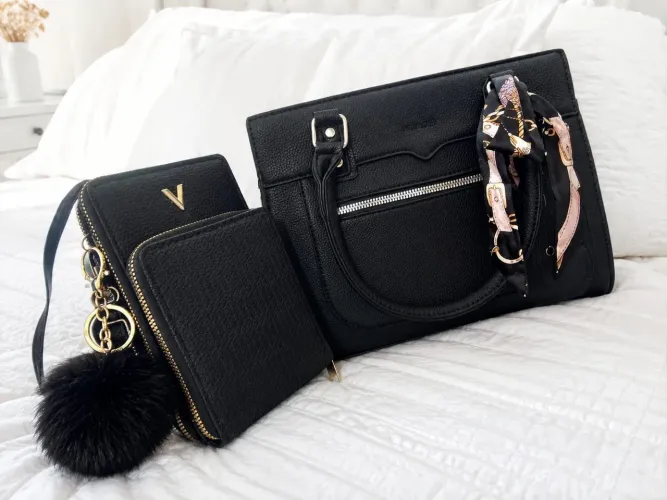 Vendo está bolsa novas 250 lindas mas informações manda no meu whatsapp *