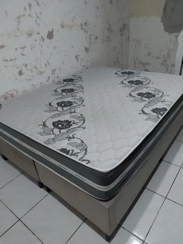 Cama box Quenn size 