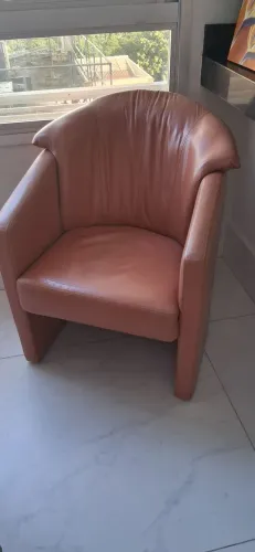 Poltrona de Couro Legítimo 