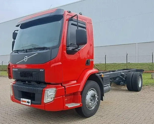 VOLVO VM 220 4X2 - TOCO - NO CHASSI
