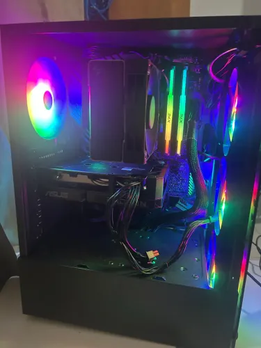 PC GAMER ? RYZEN 7 5700X3D + RX 9060 XT 16GB