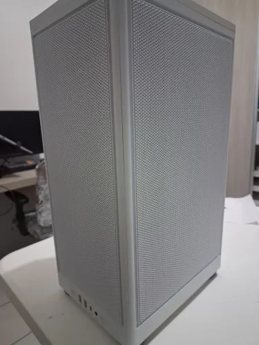 (LEIA) Desktop branco SFF/ITX AM5