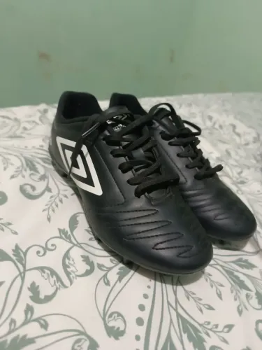 Chuteira umbro original