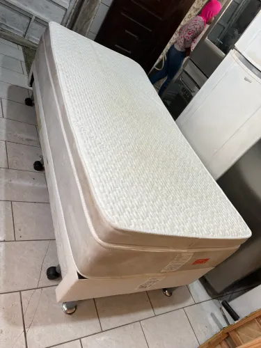 Cama solteiro com auxiliar 