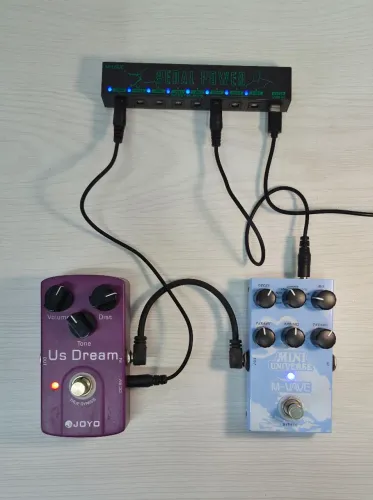 2 PEDAIS + FONTE (distorção e reverb) com cabos inclusos