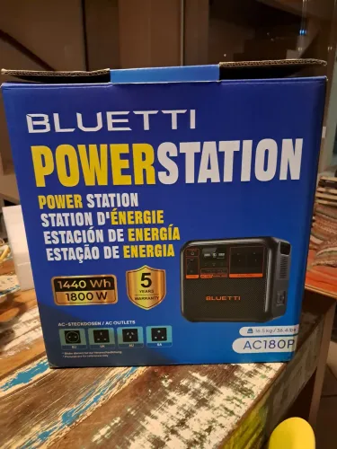 Gerador de energia solar 1800w  com placa solar 200w  voltagem 220w