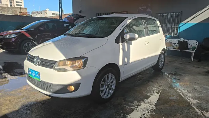 Volkswagen Fox 1.0 MI Total Flex 8V 5P 2014