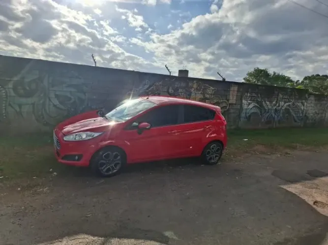 Ford Fiesta 1.6 16V Flex Aut. 5P 2015