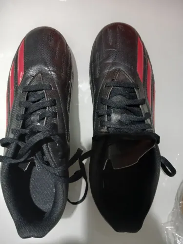 Chuteira campo Adidas original tamanho 36
