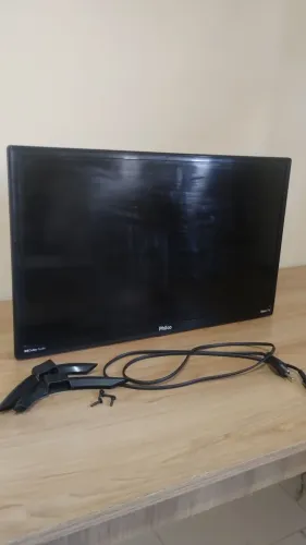 TV PHILCO- ROKU TV 24 polegadas