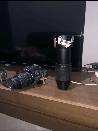 Câmera fotográfica nikon. D3100
