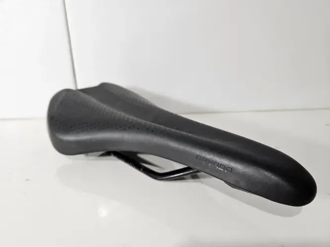 Selim Bicicleta Bontrager Arvada Com Trilhos De Cromo 138mm