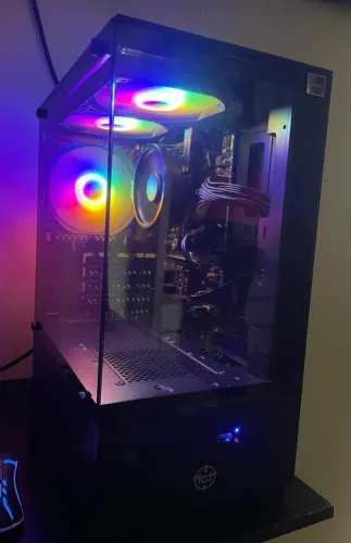 PC Gamer Ryzen 5 3400G 16GB RAM 1TB SSD/HD Gabinete Aquário RGB + Teclado e Mouse