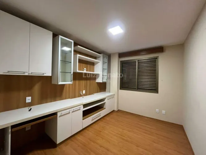Apartamento para locação, 4 quartos, 3 banheiros, 3 vagas, 136m² na Savassi