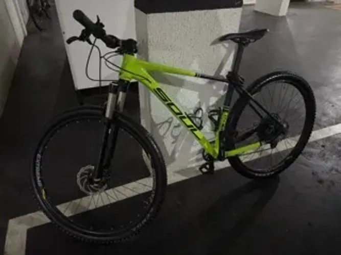 Bicicleta Soul SL 329 Aro 29 - Quadro M - Pouquíssimo uso + Capacete e Lanternas