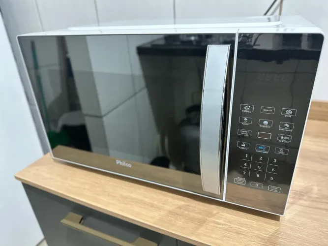 MICROONDAS PHILCO 33L BRANCO ESPELHADO