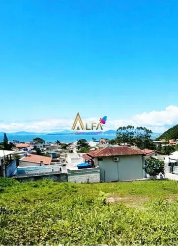 Terrenos com vista mar.
