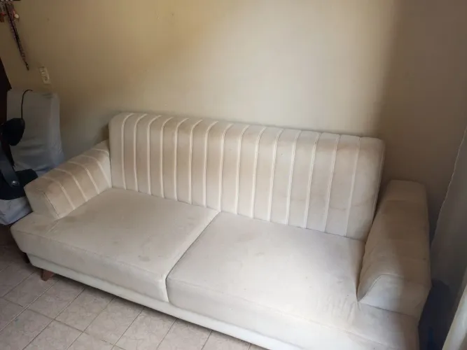 Vendo sofá em madeira com tecido 